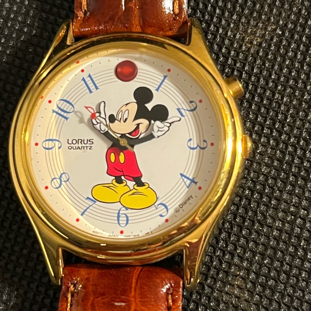 Disney Lorus quartz Mickey Mouse watch leather watch band